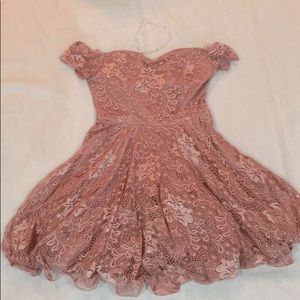 Mauve Pink Sweetheart Off-The-Shoulder Lace Dress